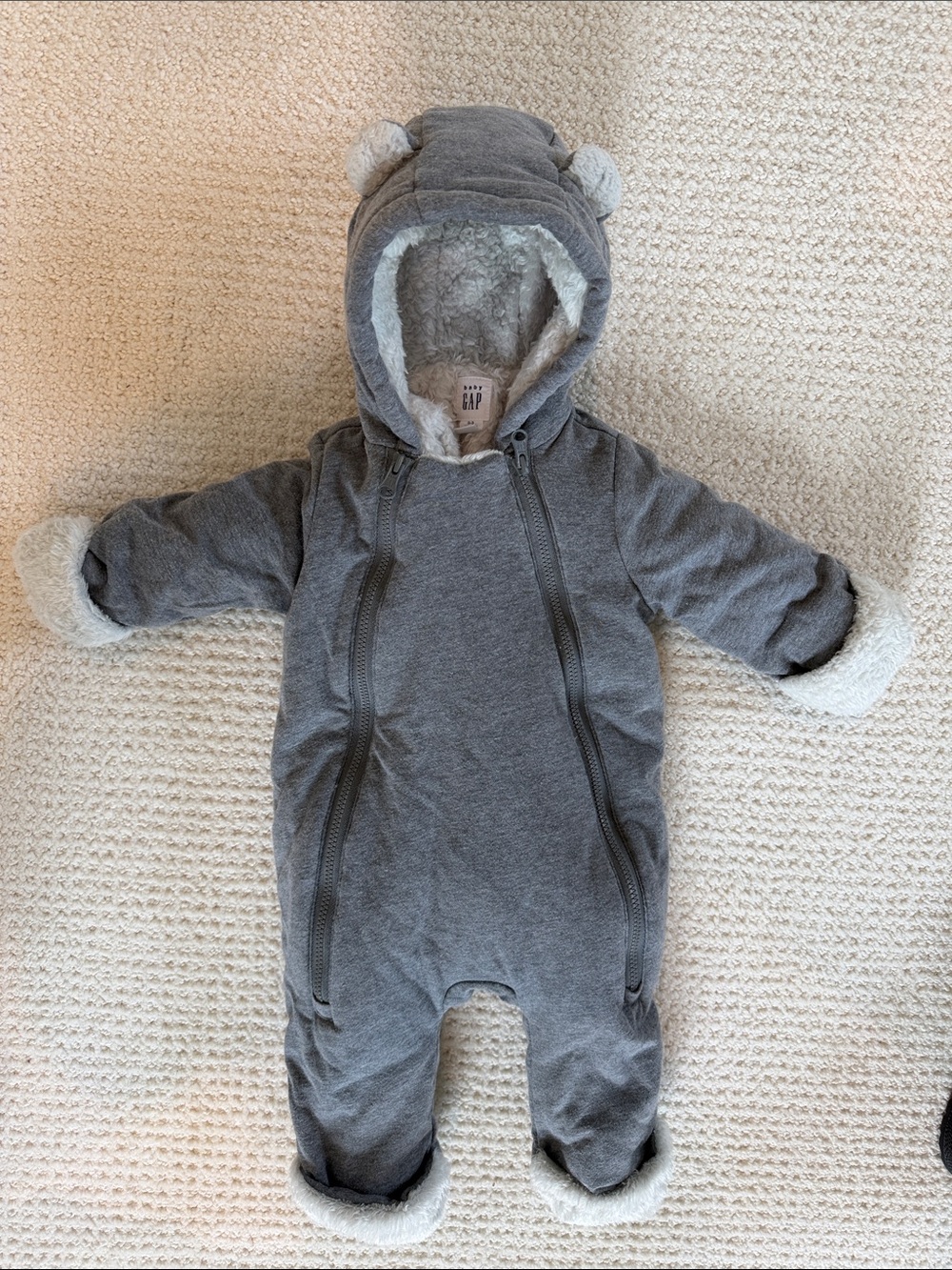 GAP Gray Plush-Lined Hooded Baby Footie One-Piece Soft snow-suit